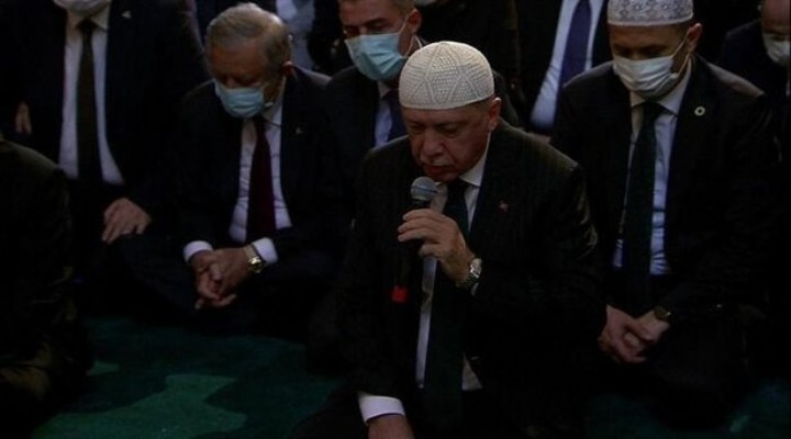 'Türkler, Cumhurbaşkanlarının başlarına nasıl bir çorap ördüğünü anlayacak'
