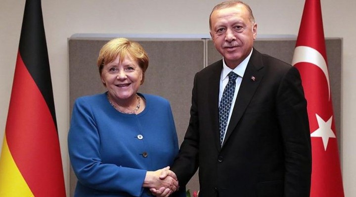 Angela Merkel karantinada!