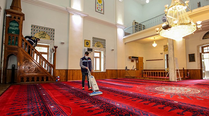 Buca'nın camilerinde Ramazan temizliği