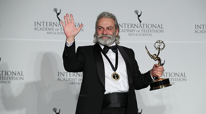 Haluk Bilginer, Emmy Ödülleri'nde 'En iyi erkek oyuncu'