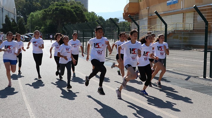 İzmir'de 15 Temmuz şehitleri için koşu