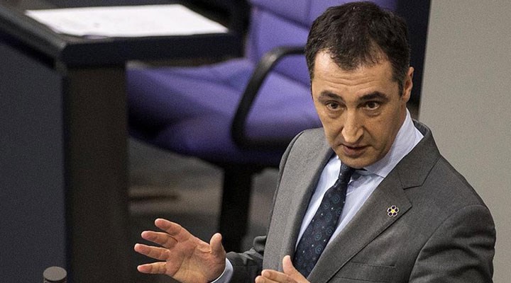 Siyasetçi Cem Özdemir, koronavirüse yakalandı