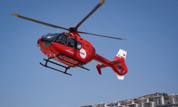 TSK'dan emekli pilotlar ambulans helikopterde hayat kurtarıyor!