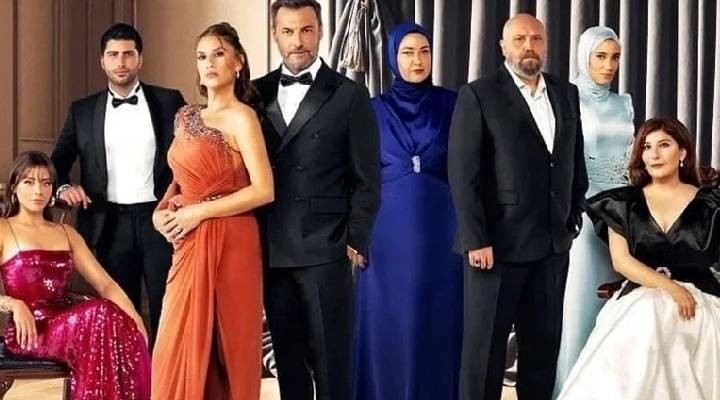 'Kızılcık Şerbeti'nde bir ayrılık daha! 'Koca üç sezon, onca emek, yorgunluklar...'