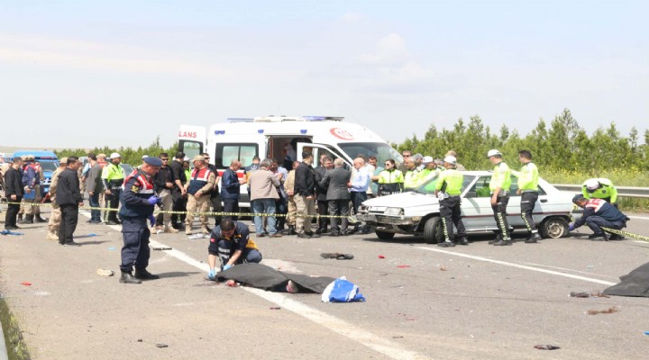 1 Mayıs yolunda feci kaza: 5 ölü, 15 yaralı
