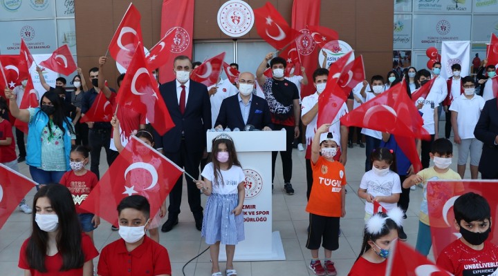 19.19'da İstiklal Marşı...