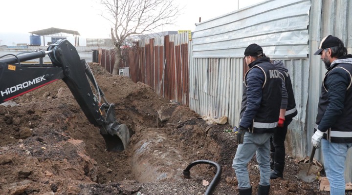 3 bin litre kaçak akaryakıtı toprağa gömmüşler