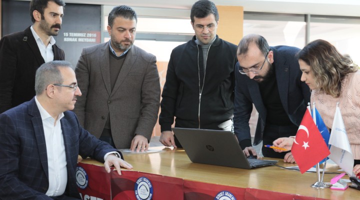 AK Parti İzmir'de 'Siyaset Akademi' gururu