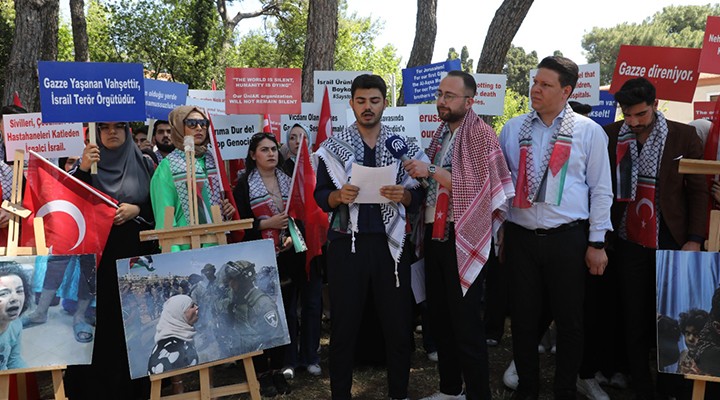 AK Parti İzmir'den İsrail protestosu...