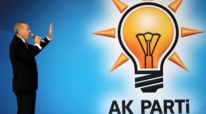 Flaş gelişme! Eski bakan AK Parti'den istifa etti!