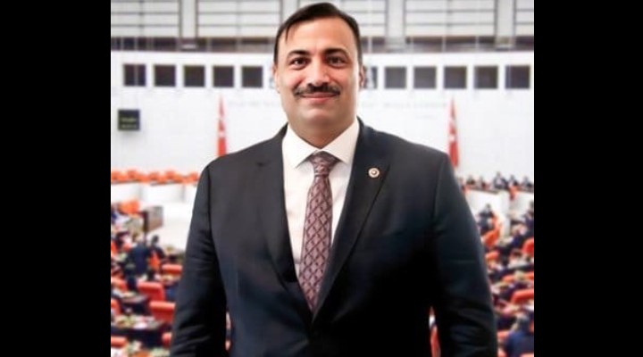 AK Partili Bekle'den CHP'nin Roman afişine tepki