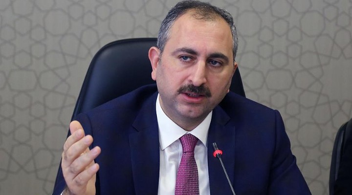 Adalet Bakanı Gül'den gençlere: Aklınızı kiraya vermeyin