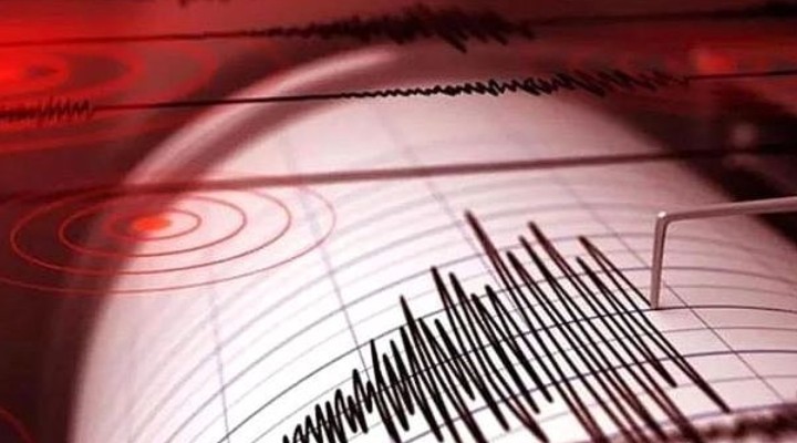 Adana'da 1'er dakika arayla 3 deprem!