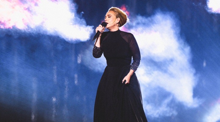 Adele, kısmen sağır kaldığını açıkladı!