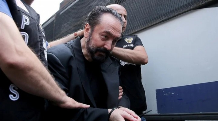 Adnan Oktar beraat etti, savunması dikkat çekti: Dekolte giyen insanların da Müslüman olabileceğini gösterdim