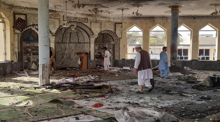 Afganistan'da camide kanlı saldırı!