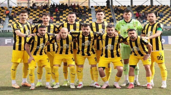 Aliağa FK'da 3 oyuncuyla yeni sözleşme yapıldı