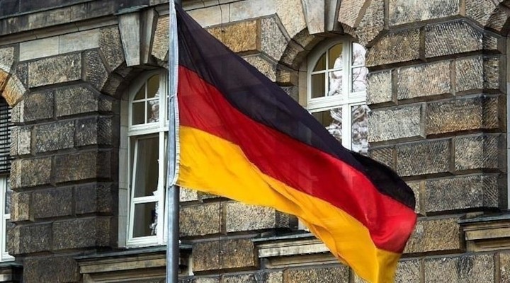 Almanya'da Öcalan kararı!