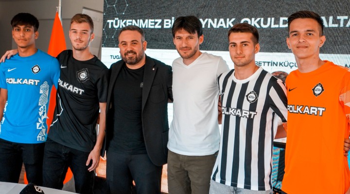 Altay'da 4 imza