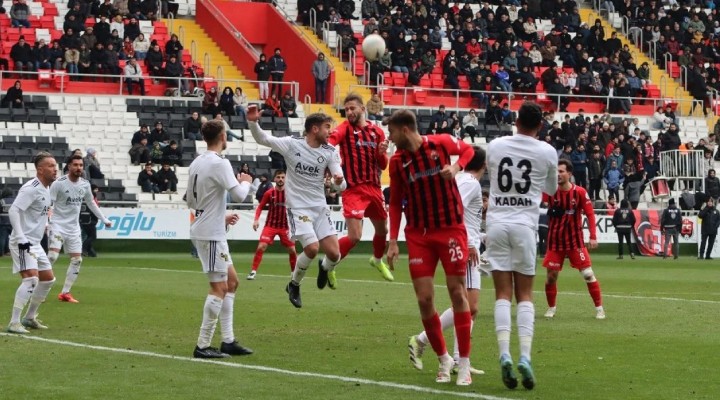 Altay'da 6 oyuncu sınırda