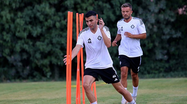 Altay'da Kuban kulübeden çıkamadı!