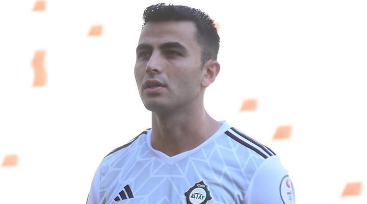 Altay'da iki oyuncu daha serbest