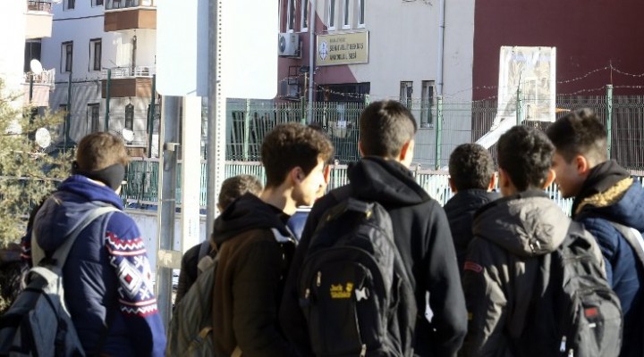 Ankara'da müdürü vurulan okul boşaltıldı