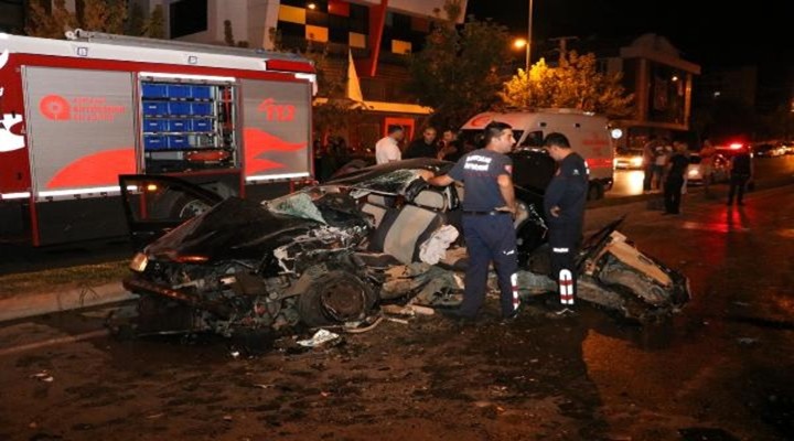 Antalya'da korkunç kaza: 2 ölü, 6 yaralı!