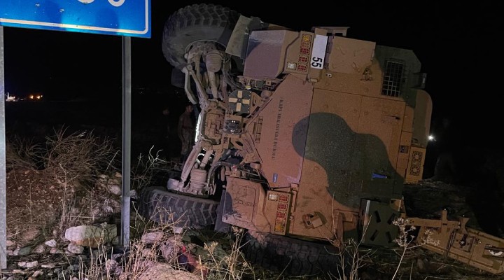 Askeri araç devrildi: Çok sayıda yaralı var!