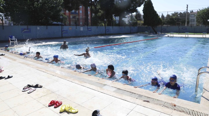 Aydın Büyükşehir Belediyesi'nin yüzme kursları başladı!