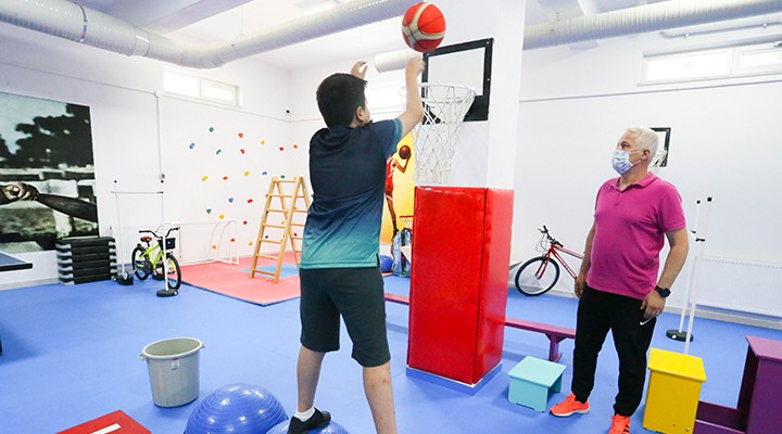 Aydın Büyükşehir Belediyesi otizm spor salonu açtı