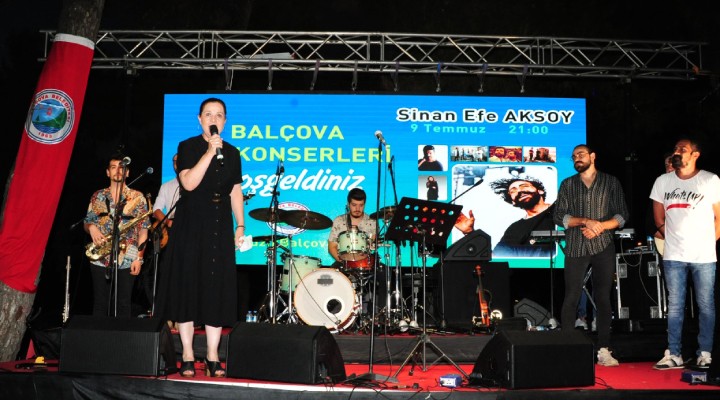 Balçova'da çim konserleri... Çok özlemişiz!