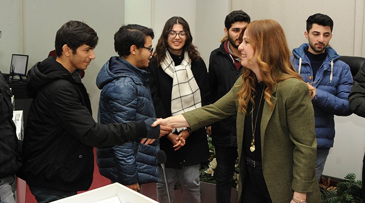 Balçova'da öğrencilerden sürpriz ziyaret