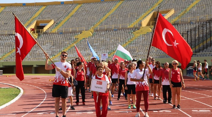 Balkan Masterler Atletizm Şampiyonası İzmir'de başladı