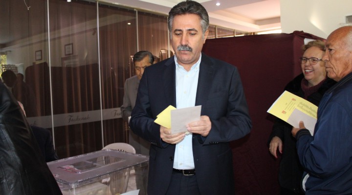 Başkan Sandal, Manavkuyu'da iki listeye de oy verdi