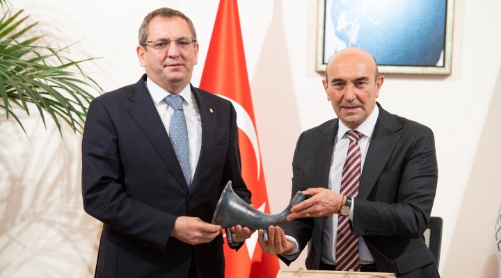 Başkan Soyer Ayvalık Belediye Başkanı Ergin'i ağırladı!