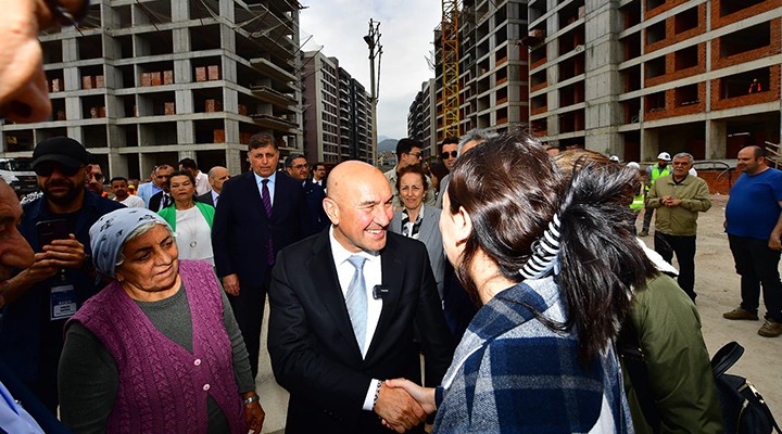 Başkan Soyer Örnekköy’deki hak sahipleriyle buluştu: 