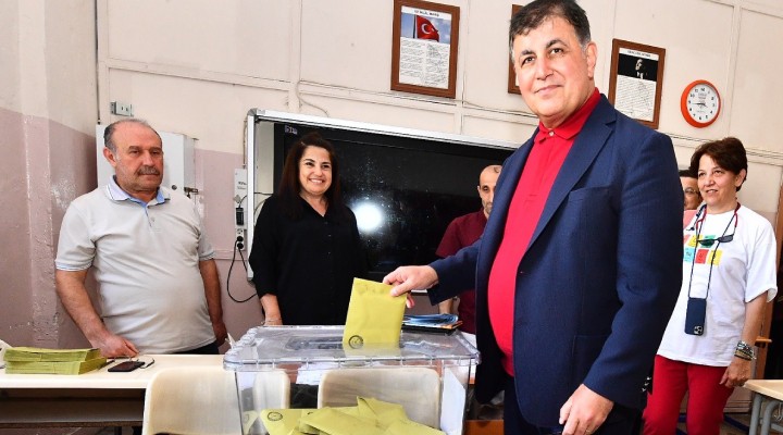 Başkan Tugay İzmir Tabip Odası seçimlerinde oyunu kullandı!