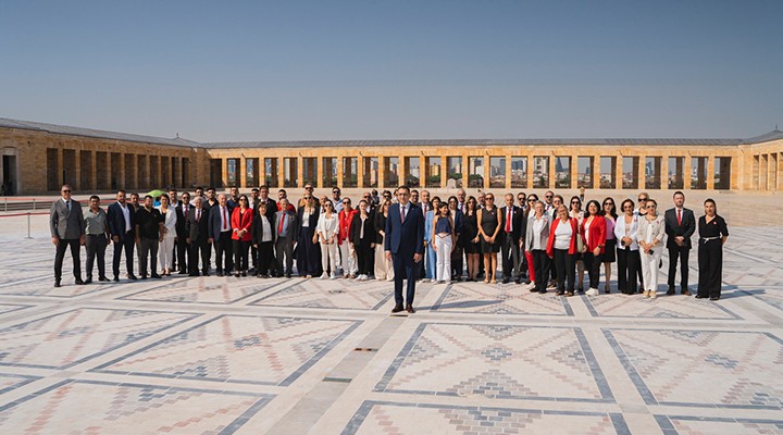 Başkan Yiğit ve Balçova örgütü Ata'nın huzurunda