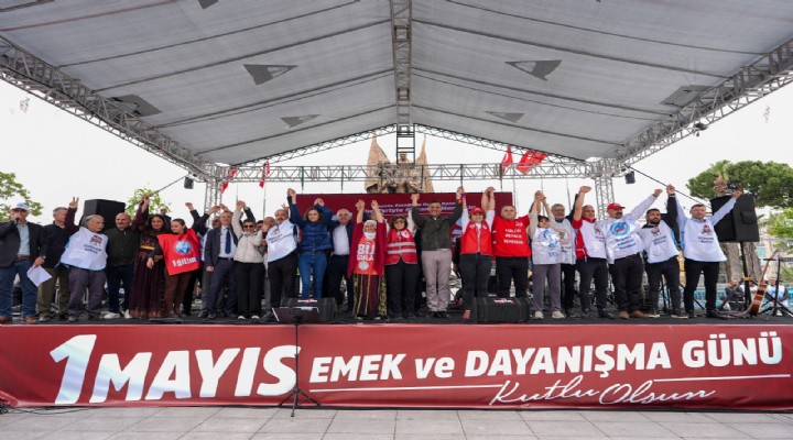 Başkan Zeyrek emekçilerle omuz omuza yürüdü