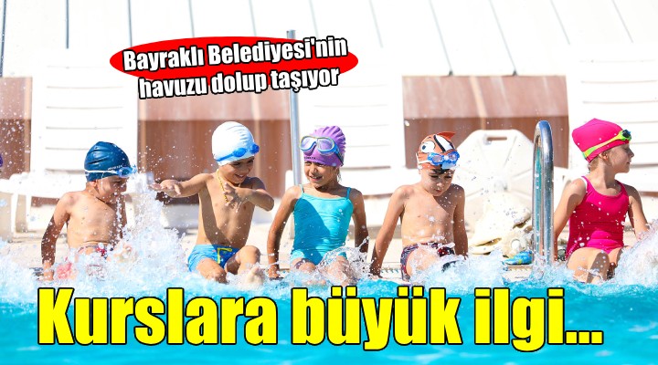 Bayraklı Belediyesi'nin yüzme havuzuna büyük ilgi...