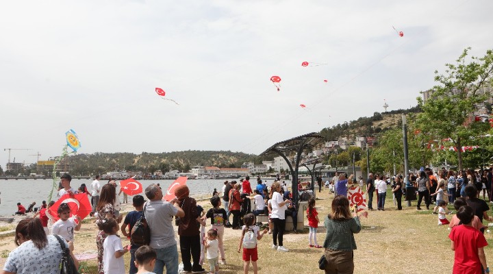 Bayraklı Sahil'de 19 Mayıs coşkusu..