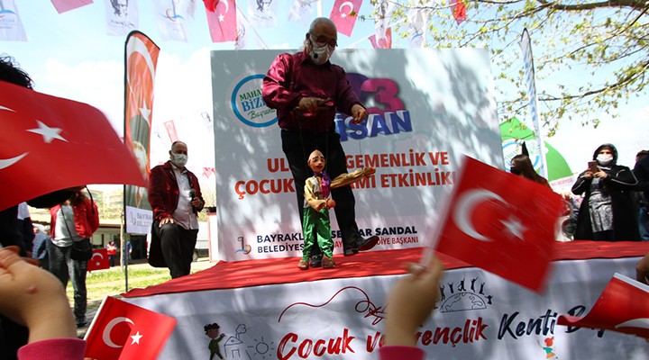 Bayraklı'da 23 Nisan coşkusu erken başladı