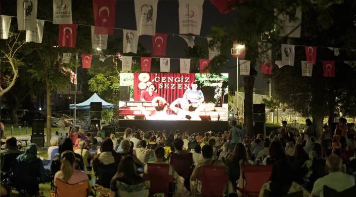 Bayraklı'da Açık Hava Sineması  keyfi
