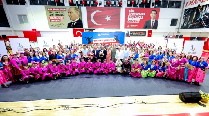 Bayraklı'da halk dansları gösterisi nefes kesti