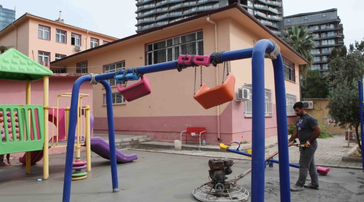 Bayraklı'da okullar silbaştan yenileniyor