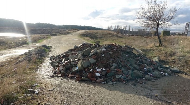 Belediyeden alkol alanlara molozlu 'önlem'