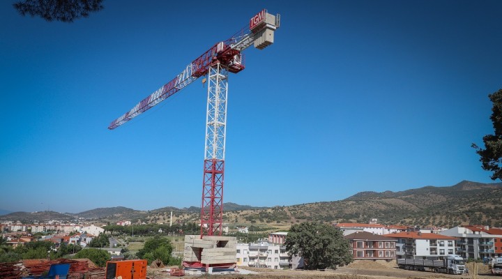 Bergama'da TOKİ konutları inşaatı başladı