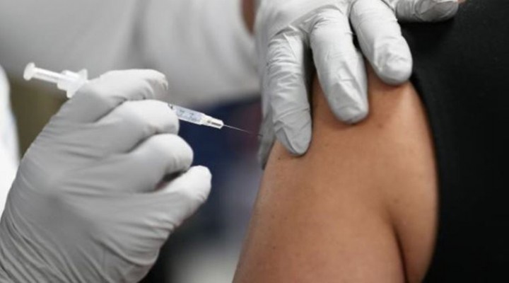 BioNTech aşısı hakkında yeni araştırma: Üç doz aşının Omicron'a karşı etkinliği açıklandı