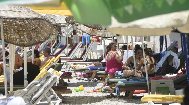 Bodrum'da plaja giriş 3 bin, bir lahmacun bin lira!